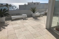 Adjustable pedestal for paving terrace