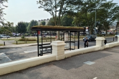 Profile-of-Clear-Channel-Bus-Shelter-with-Sedum-M-Tray-Brighton-Pic-1