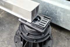 Mega-Balance-self-levelling-pedestal-with-rail