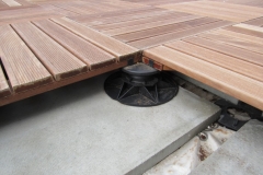 cumaru-timber-tiles-mounted-onto-adjustable-support-pedestals