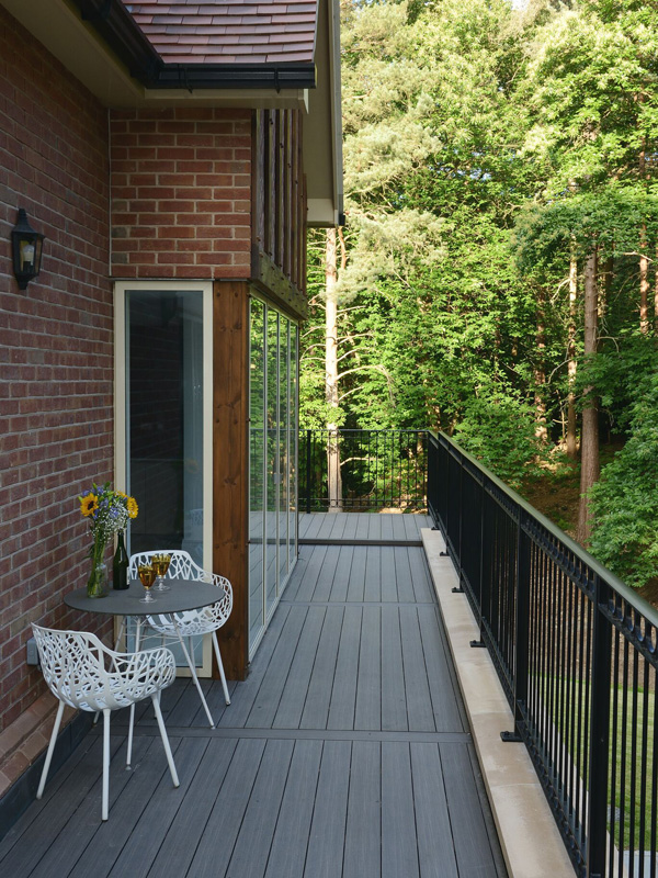 An image of a completed decking installation at Finchampstead, Berkshire (New)