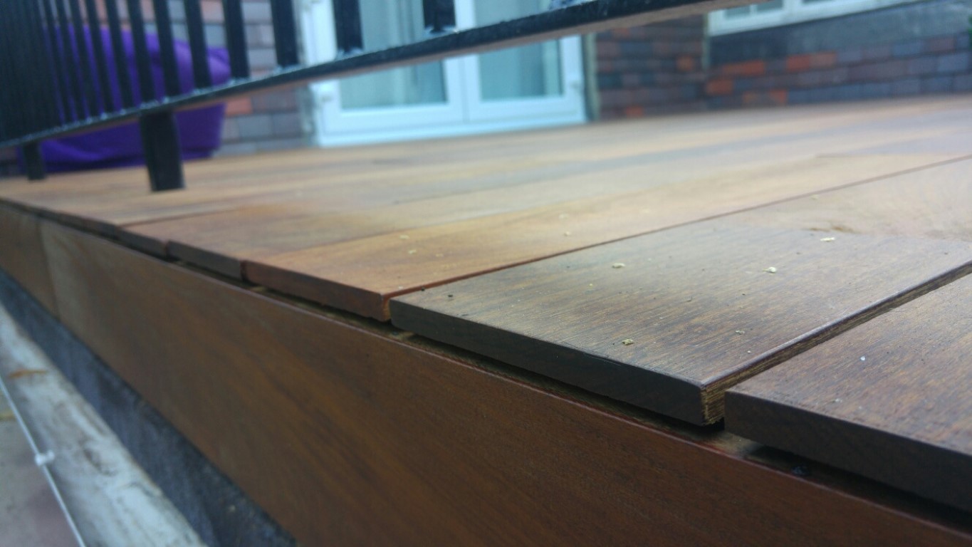 A completed decking installation using IPE decking tiles Wallbarn