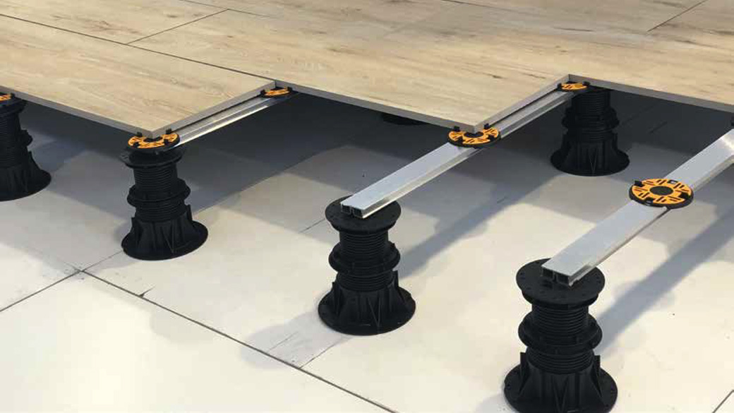 Pedestal Aluminium Rail with pedestals and porcelain tiles