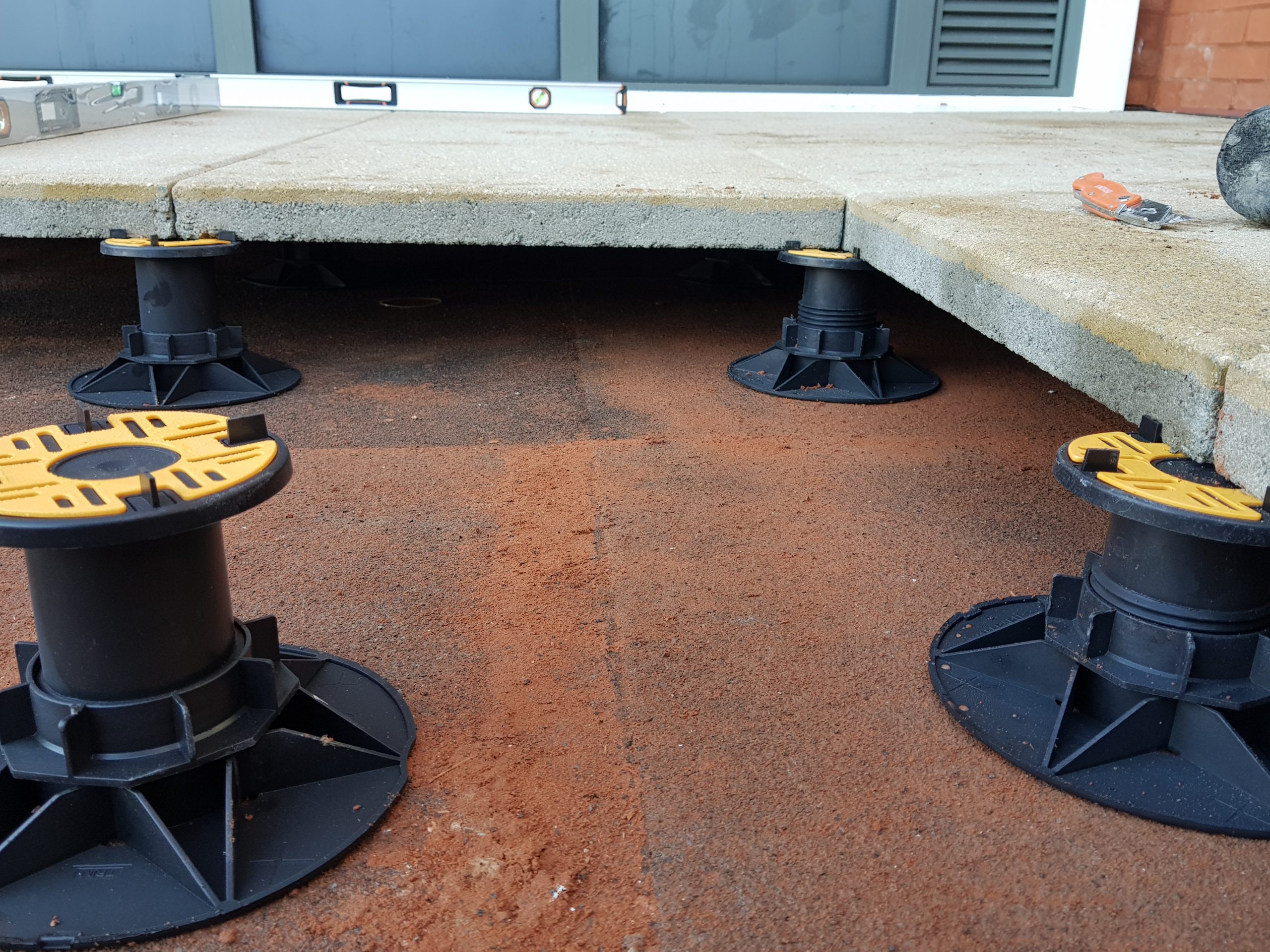 Universal Pedestal for paving and decking with paving slab 18 Wallbarn