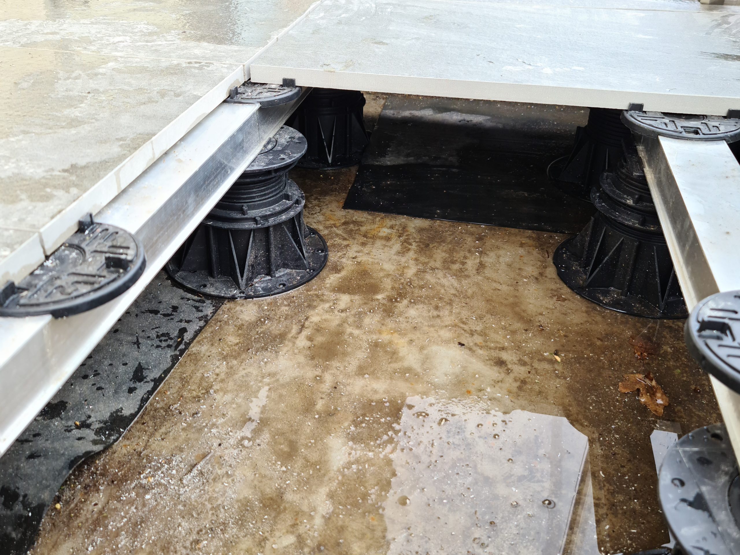 Megapad rail substructure system underside