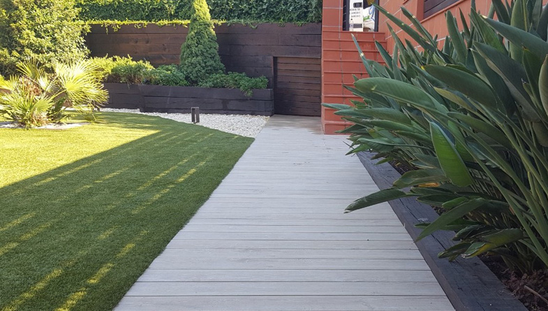 Wallbarn-Porcelain-Decking--Residential-project