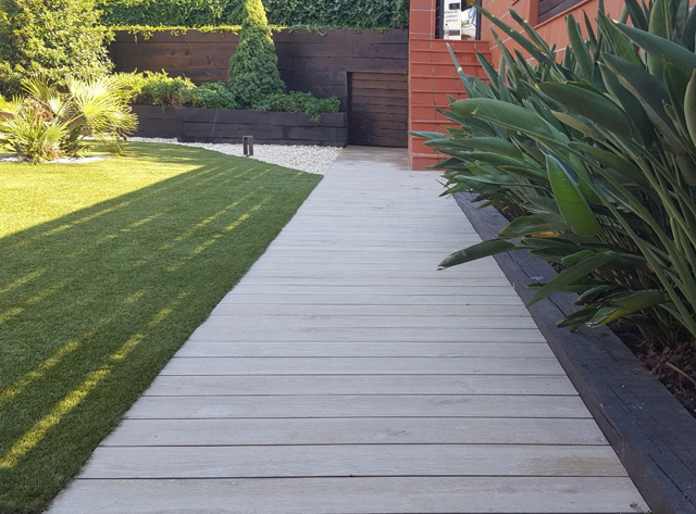 Wallbarn-Porcelain-Decking--Residential-project