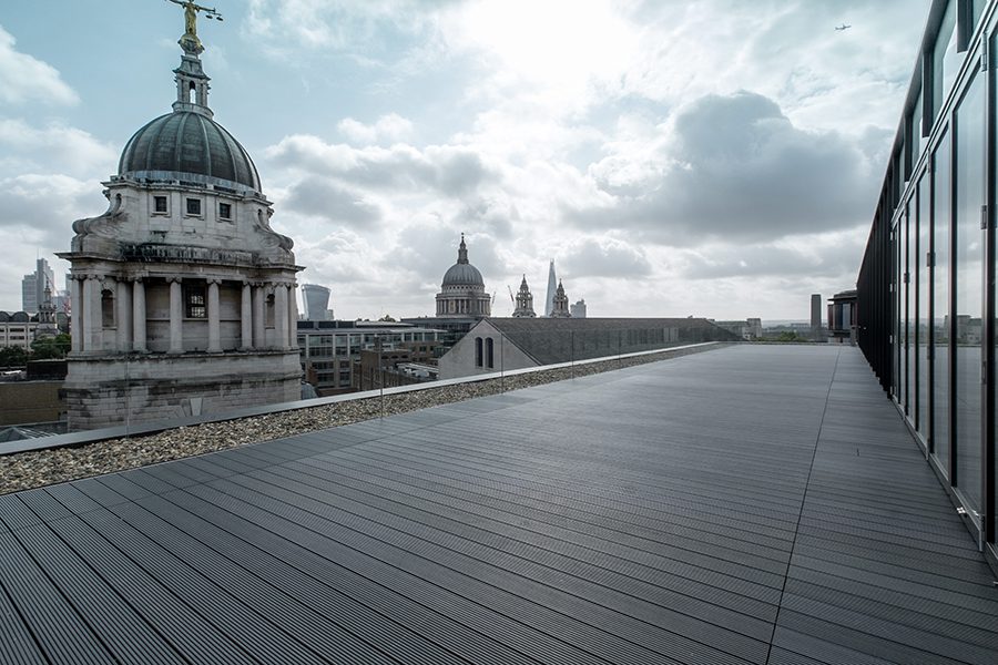 Self-levelling Heavy Duty for decking