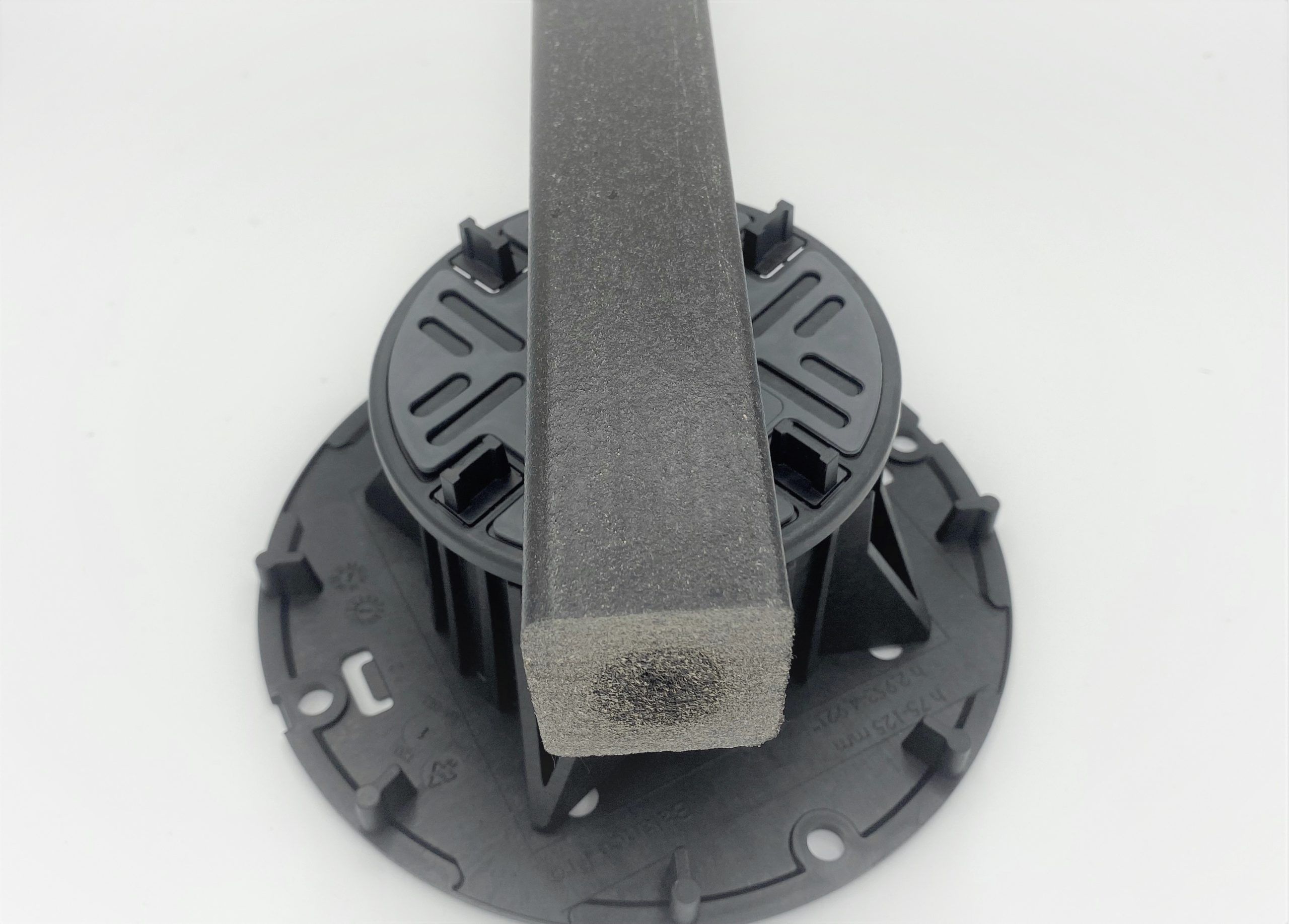 Mega balance adjustable pedestals for composite joist
