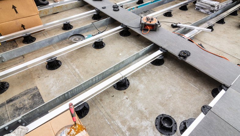 Mega Balance adjustable pedestal and rail system