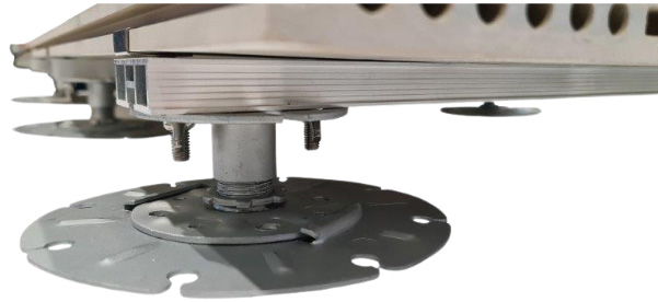 Adjustable Pedestal