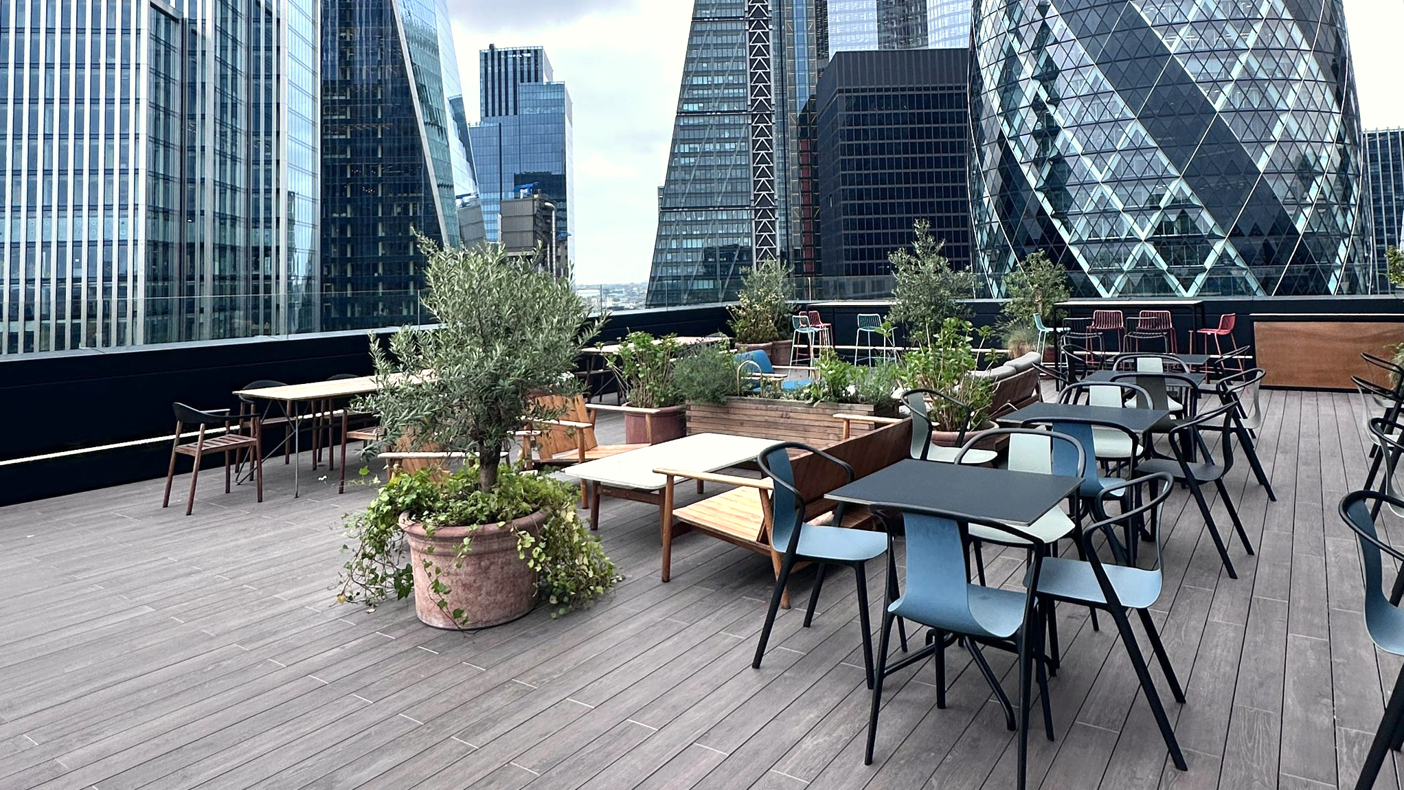 Creechurch Place – Fire-Rated Rooftop Decking with Concealed Ballasting Solution