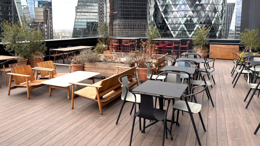 wallbarn-class-a-decking-project-oct-25-london 001_web_res