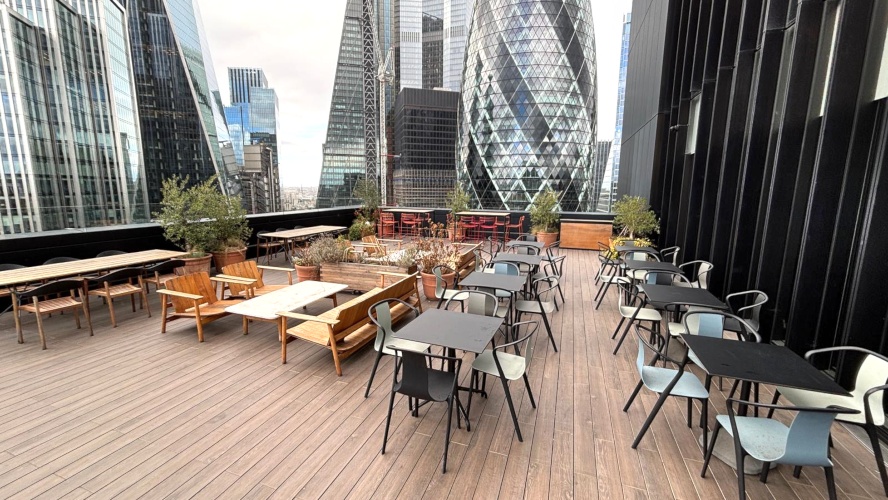 wallbarn-class-a-decking-project-oct-25-london 005_web_res
