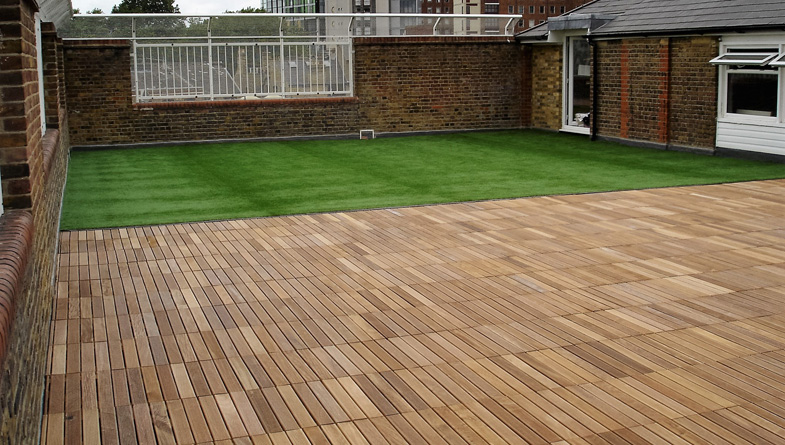 ipe-timber-and-artifical-grass