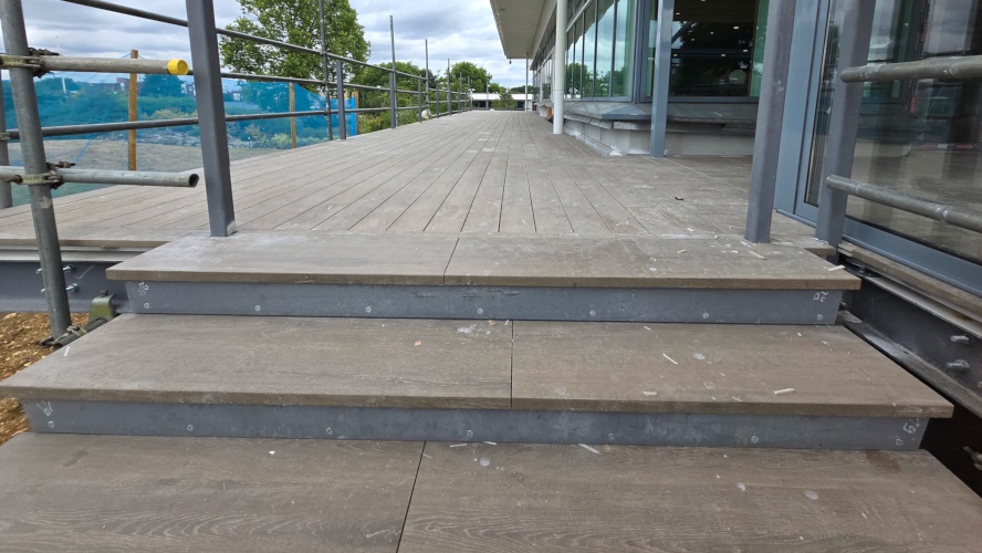 14-wallbarn-class-a-decking-roehampton-april-2025-14