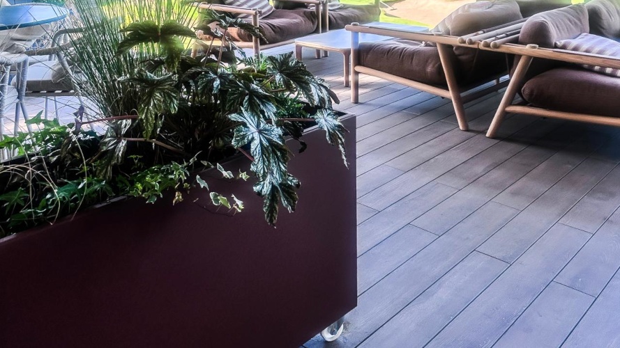 22-wallbarn-class-a-decking-roehampton-april-2025-01