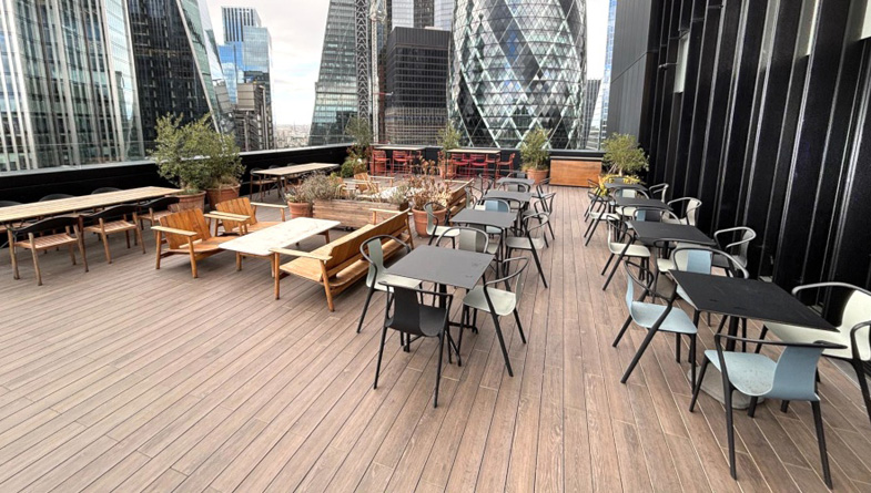 wallbarn-class-a-decking-project-oct-25-london-014_web_res