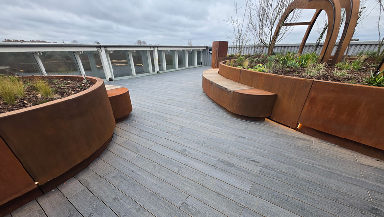 34-wallbarn-class-a-decking-system-kings-college-nov-2025-067_16x9_web1920x1080